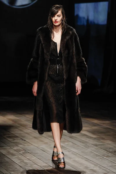 Look 48